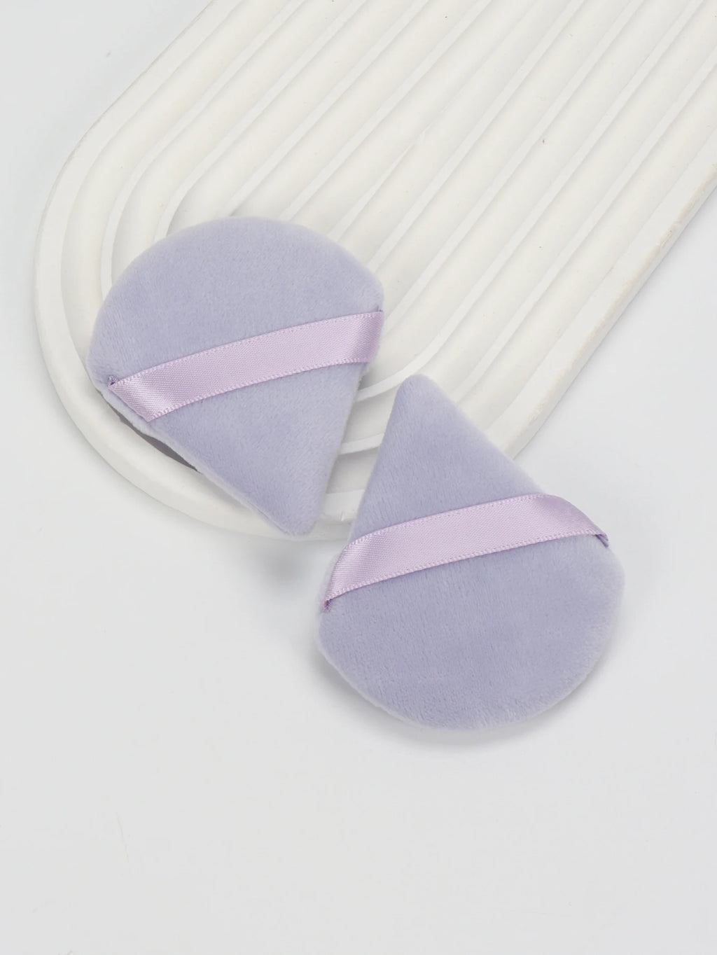 Triangular Powder Puff 20-40Pcs Is Used to Apply Loose Powder and Gently Press It onto the Face to Achieve a Setting Effect