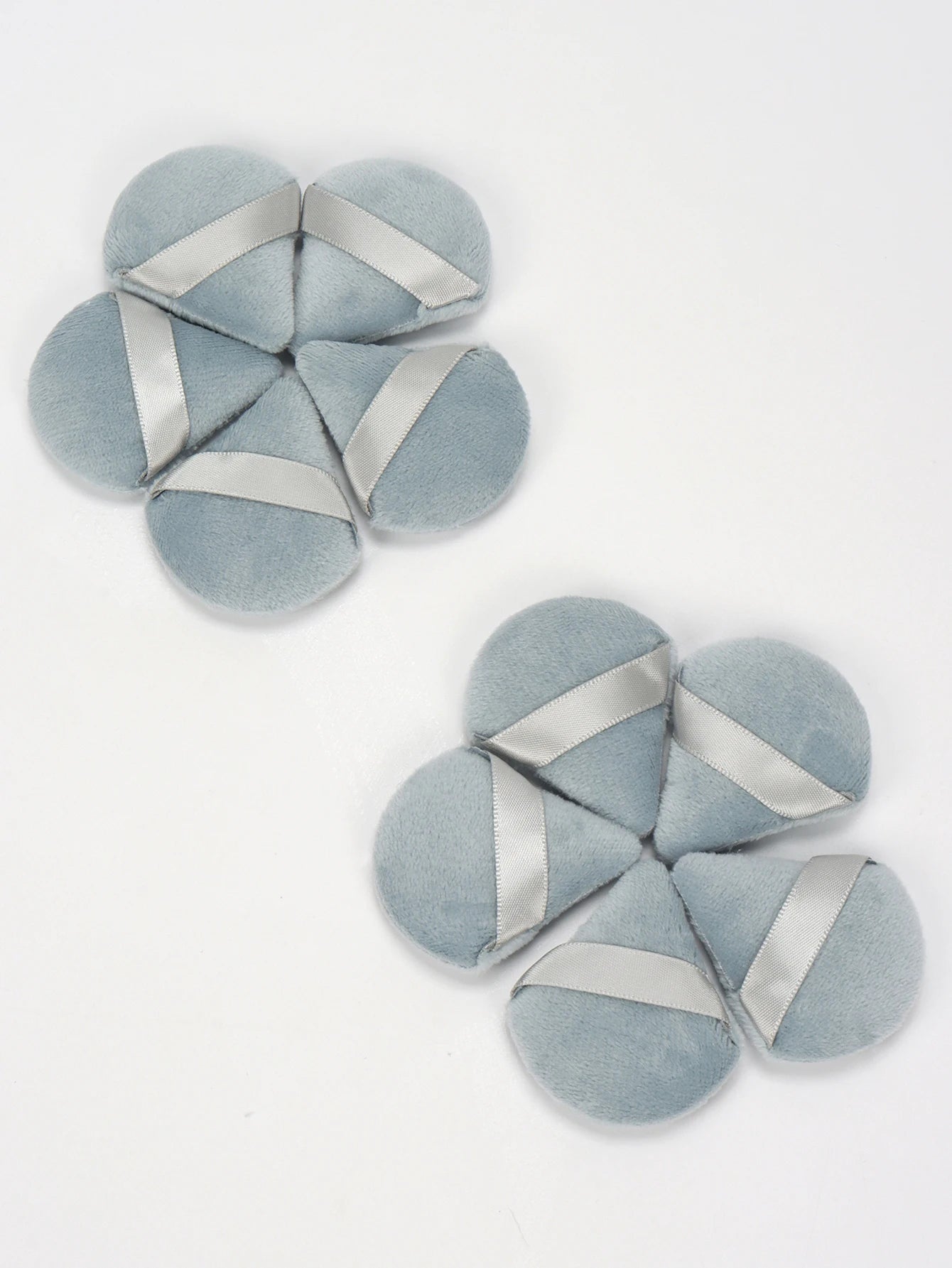 Mini Triangular Powder Puff 40-80Pcs, Apply Loose Powder by Gently Pressing It onto the Face to Achieve a Setting Effect