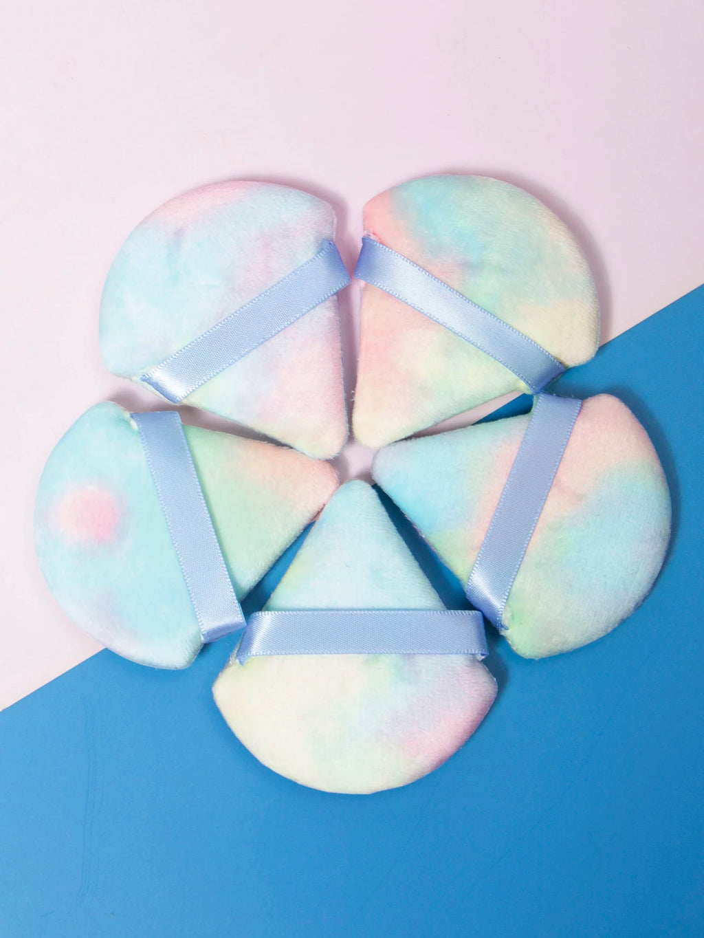 Triangular Powder Puff 20-40Pcs Is Used to Apply Loose Powder and Gently Press It onto the Face to Achieve a Setting Effect