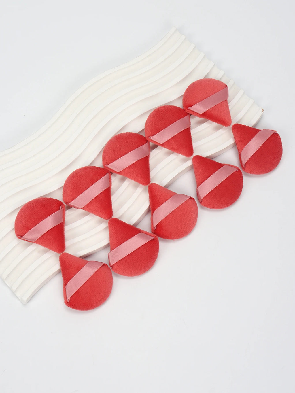 Mini Triangular Powder Puff 40-80Pcs, Apply Loose Powder by Gently Pressing It onto the Face to Achieve a Setting Effect