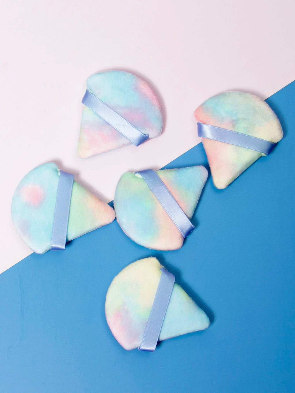 Triangular Powder Puff 20-40Pcs Is Used to Apply Loose Powder and Gently Press It onto the Face to Achieve a Setting Effect