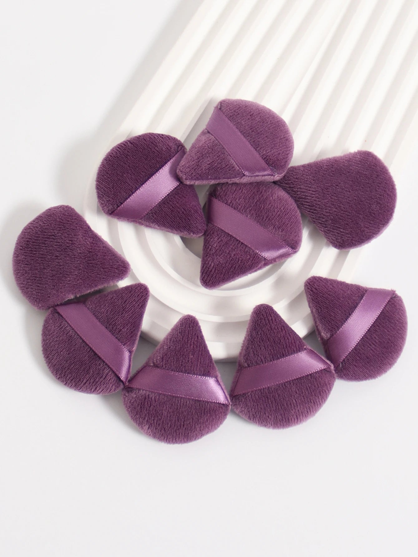 Mini Triangular Powder Puff 40-80Pcs, Apply Loose Powder by Gently Pressing It onto the Face to Achieve a Setting Effect