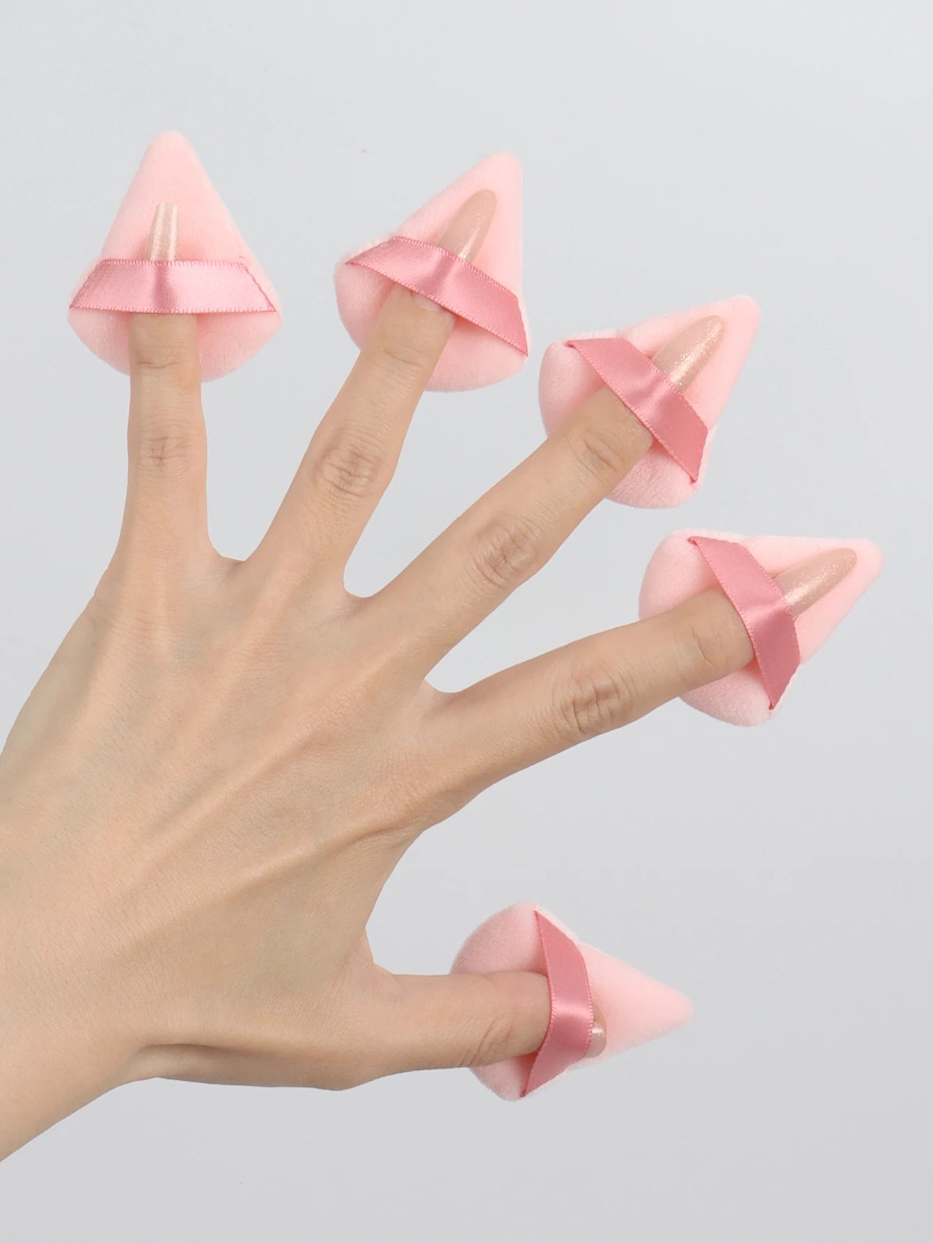 Mini Triangular Powder Puff 40-80Pcs, Apply Loose Powder by Gently Pressing It onto the Face to Achieve a Setting Effect