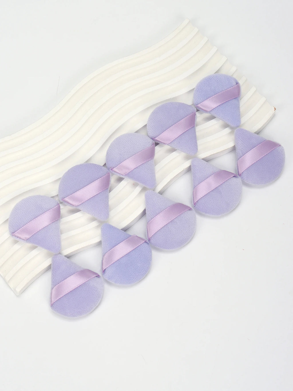 Mini Triangular Powder Puff 40-80Pcs, Apply Loose Powder by Gently Pressing It onto the Face to Achieve a Setting Effect