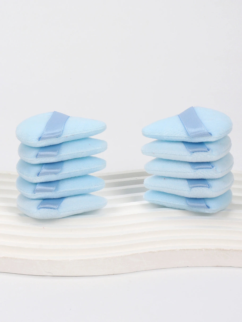 Mini Triangular Powder Puff 40-80Pcs, Apply Loose Powder by Gently Pressing It onto the Face to Achieve a Setting Effect