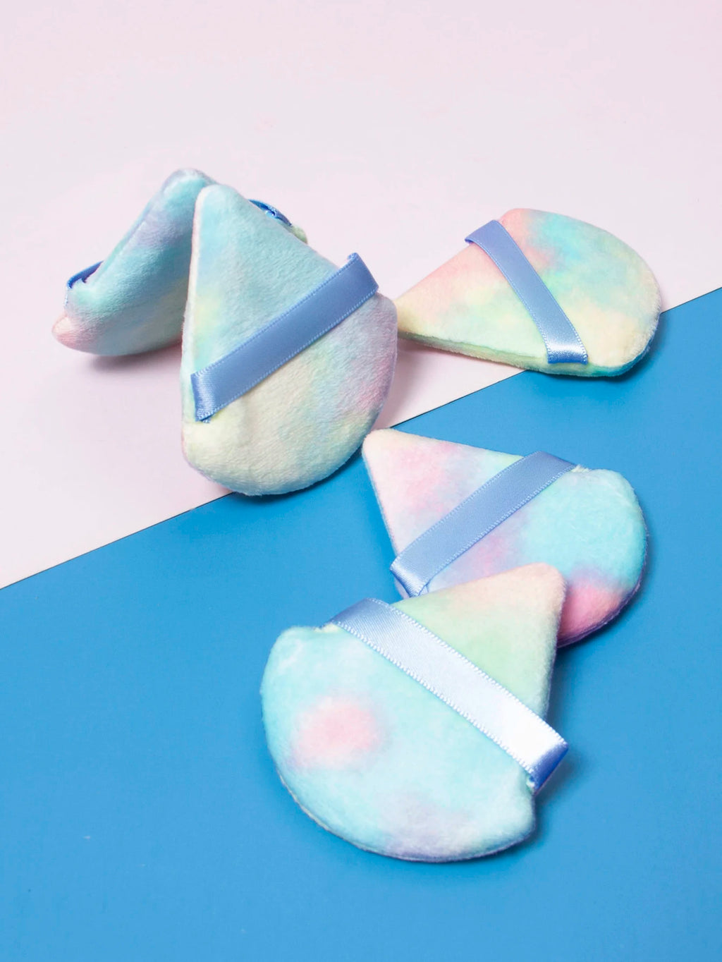 Triangular Powder Puff 20-40Pcs Is Used to Apply Loose Powder and Gently Press It onto the Face to Achieve a Setting Effect