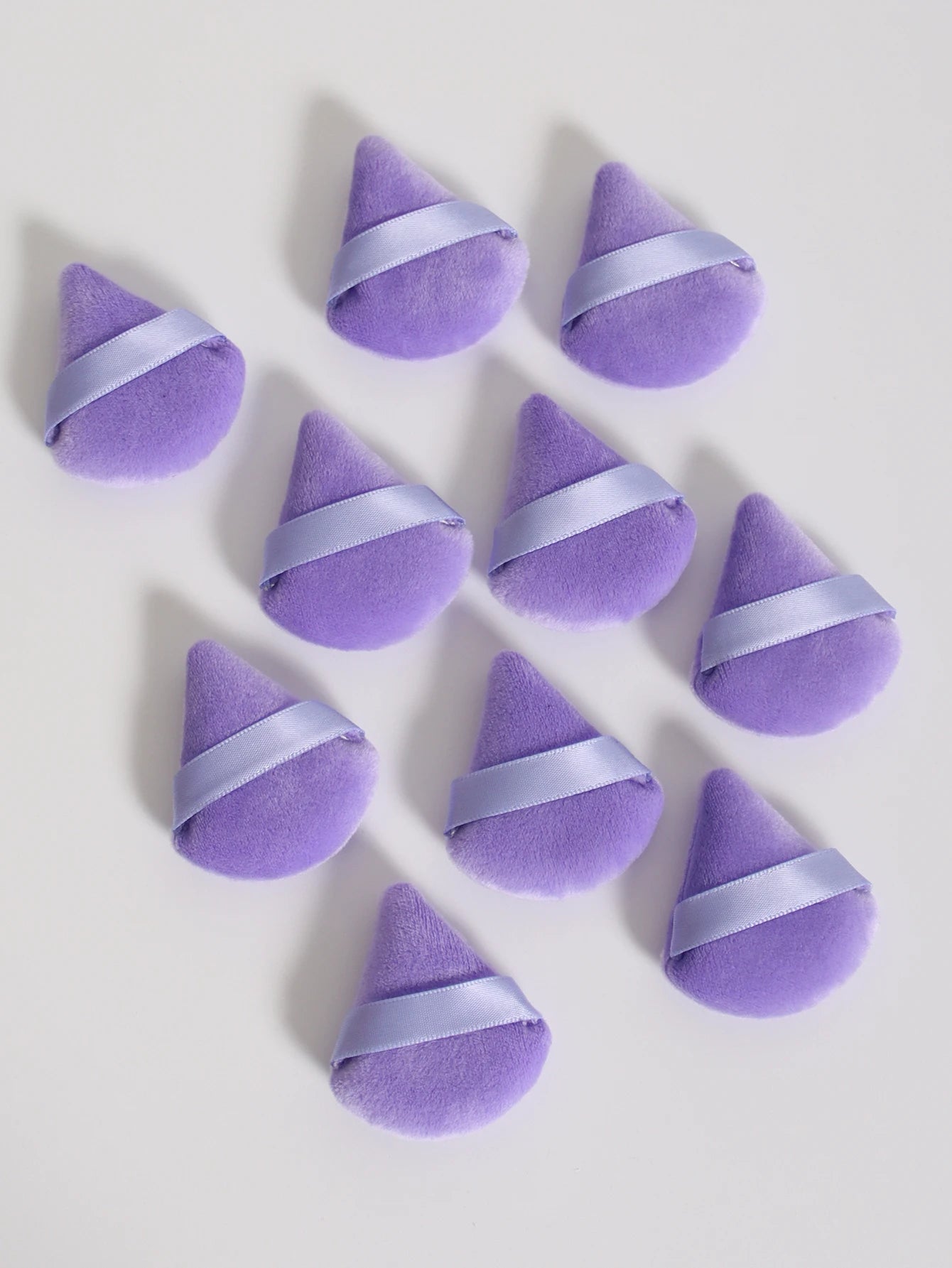 Mini Triangular Powder Puff 40-80Pcs, Apply Loose Powder by Gently Pressing It onto the Face to Achieve a Setting Effect